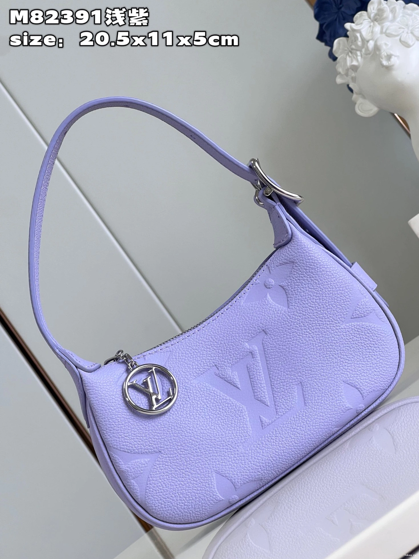 Moon Mini LOUIS VUITTON 0810